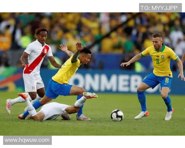 足球明星高清海报视频集锦展现球场魅力与激情瞬间